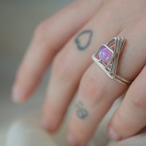 Pyramide Ring